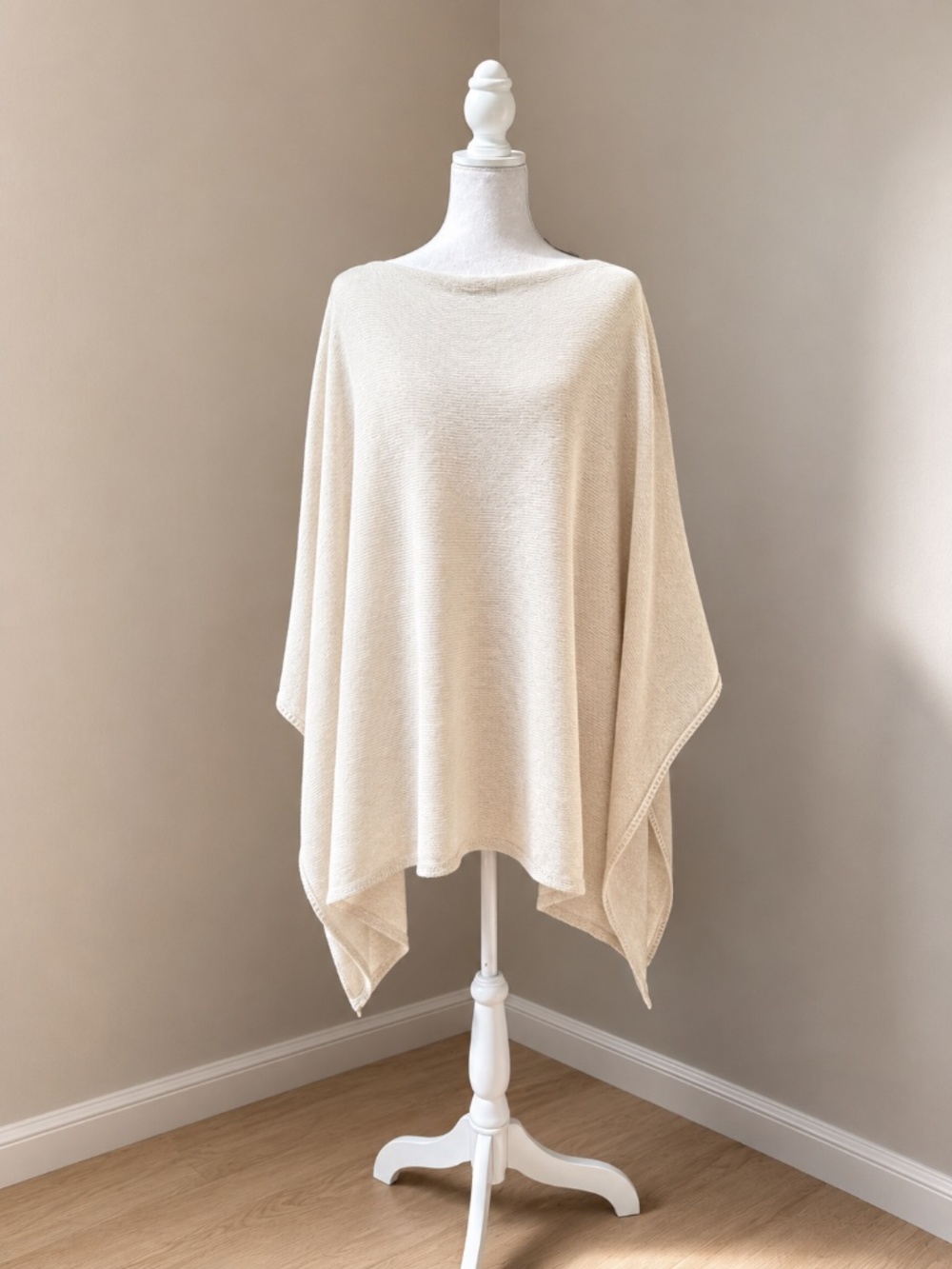 NWOT JAKI Elle Cashmere Wool Blend Poncho Beige Made in Italy - Picture 5 of 9